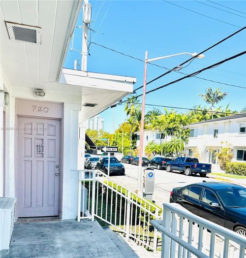 720 6th St, Miami Beach, FL, 33139 | Card Image