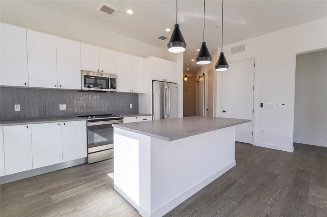 APT-137 - 800 Embassy Dr, Condo with 2 bedrooms, 2 bathrooms and 2 parking in Austin TX | Image 10