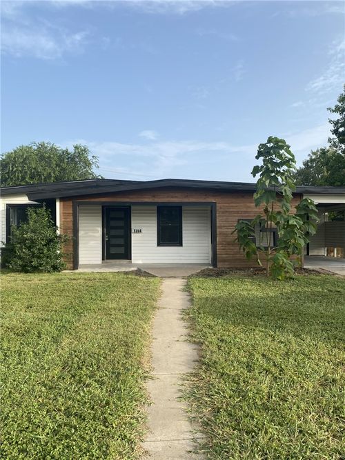 1204 Rose Dr, Alice, TX, 78332-3704 | Card Image