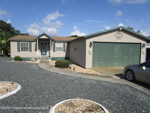 8423 Dickens Ave, BROOKSVILLE, FL, 34613-5028 | Card Image