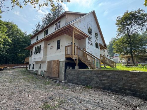 2 Saint Peters Pl, Liberty, NY, 12754-1724 | Card Image