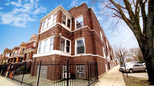2-3905 Belden Ave, Chicago, IL, 60647-2207 | Card Image