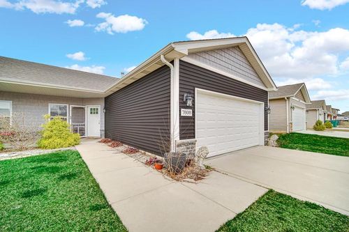 7808 Wright St, Merrillville, IN, 46410-4253 | Card Image