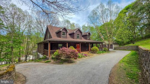 11311 Wildberry Ct, GLEN ROCK, PA, 17327-8107 | Card Image