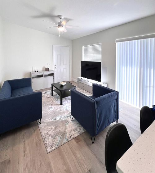 2414 Center Ave, ORLANDO, FL, 32806-4508 | Card Image