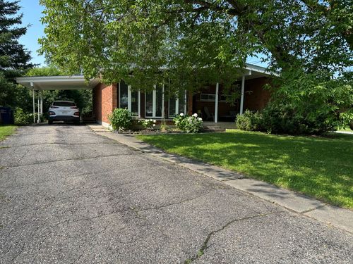 35 Seventh Ave, Smooth Rock Falls, ON, P0L2B0 | Card Image