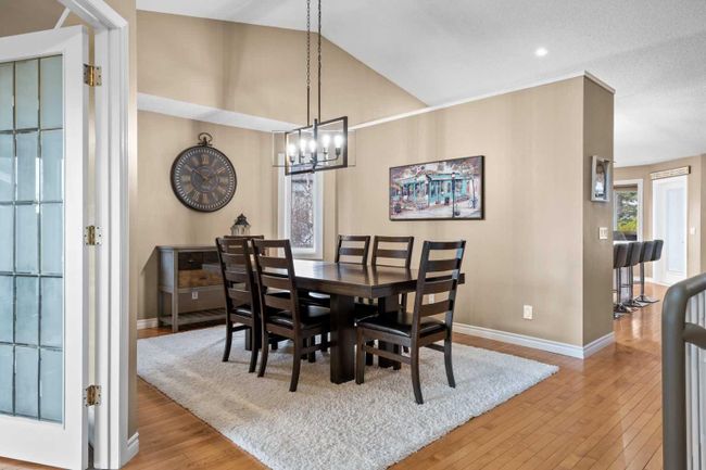 755 Hawkside Mews Nw, Home with 4 bedrooms, 3 bathrooms and 4 parking in Calgary AB | Image 7