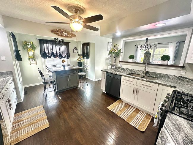 673 Anita Ln, House other with 3 bedrooms, 3 bathrooms and 4 parking in Princeton IL | Image 11