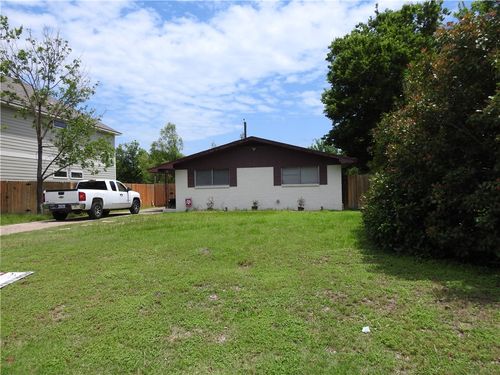 108 Moss St, College Station, TX, 77840-2430 | Card Image