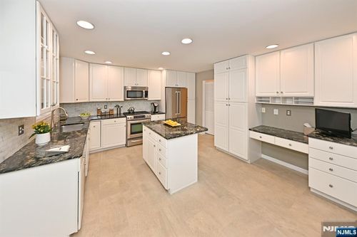 6 Schill Pl, Hillsdale, NJ, 07642-2456 | Card Image