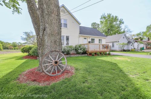 230 Sabin St, Sycamore, IL, 60178-1556 | Card Image