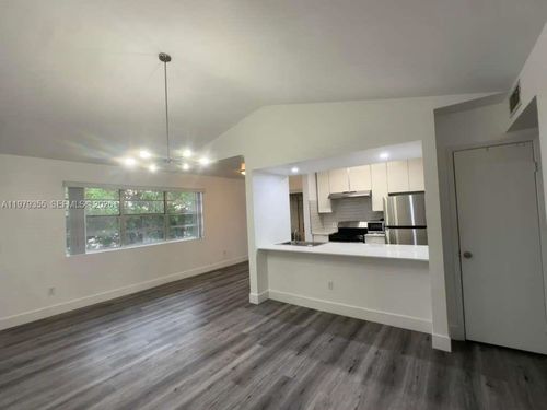 apt-915-15330 Sw 106th Ter, Miami, FL, 33196-4565 | Card Image