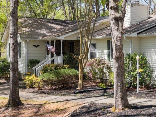 5515 Holly Hill Dr, Gainesville, GA, 30506-2360 | Card Image