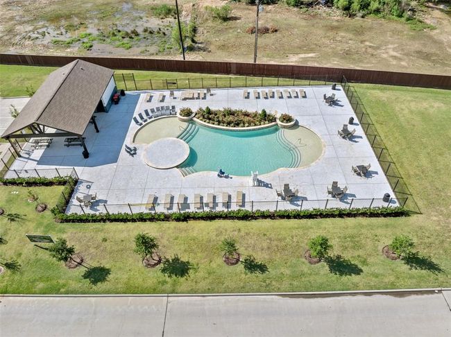 View of the great amenities | Image 30