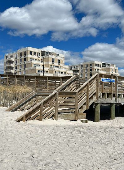 Fabulous Oceanfront building | Image 2