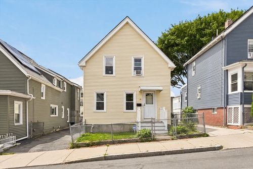 32 Villa Ave, Everett, MA, 02149-3821 | Card Image