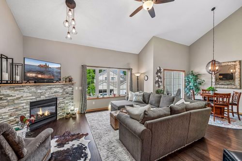 912 Kelly Ct, Chanhassen, MN, 55317-8714 | Card Image