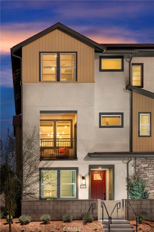 12865 Auburn Dr, Eastvale, CA, 92880-9200 | Card Image