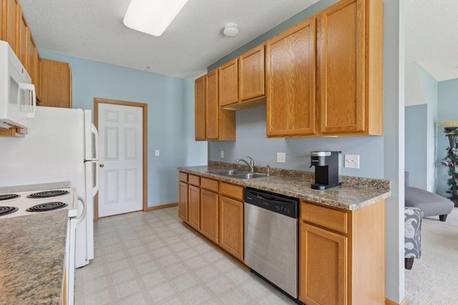 7308 Unity Ln N, Townhouse with 2 bedrooms, 3 bathrooms and null parking in Brooklyn Park MN | Image 14