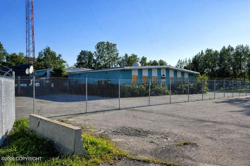 1007 W 32nd Ave, Anchorage, AK, 99503-3775 | Card Image