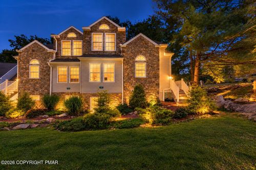 12 Beachwood Ct, Lake Harmony, PA, 18624 | Card Image