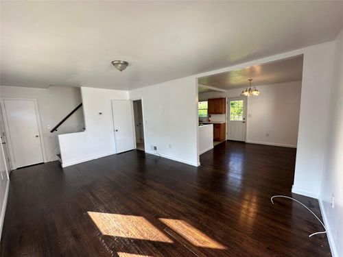83 Larter Ave, Newburgh, NY, 12550-4134 | Card Image