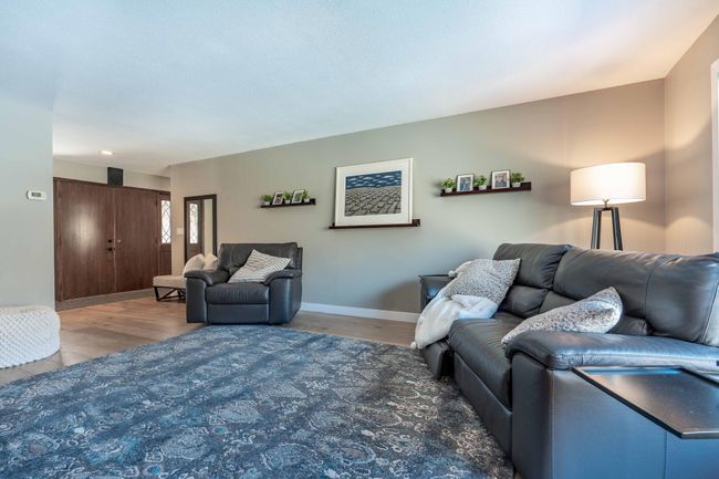 living room | Image 9