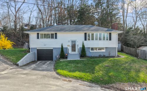 94 Cottage Grove Ln, Waterbury, CT, 06706-2349 | Card Image