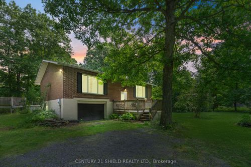 4571 Glen Roy Rd, Green Valley, ON, K0C1L0 | Card Image