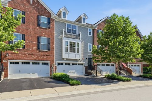 2546 Huntleigh Ln, Woodridge, IL, 60517-2829 | Card Image
