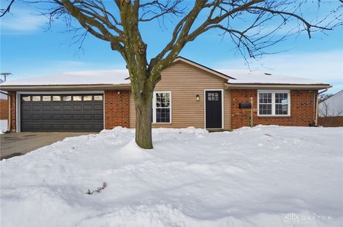 810 Browning Ave, Englewood, OH, 45322-2035 | Card Image