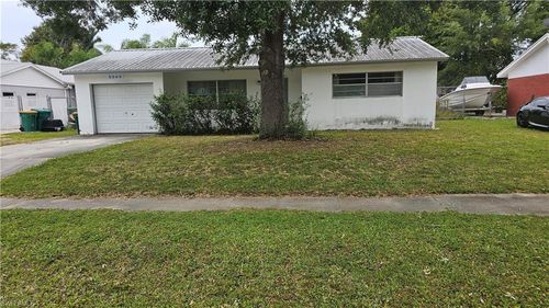 3088 Poinciana Dr, NAPLES, FL, 34105-2812 | Card Image