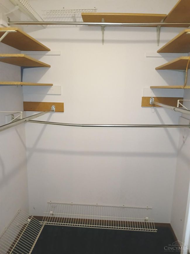5292 Eaglesnest Dr, Condo with 2 bedrooms, 2 bathrooms and null parking in Cincinnati OH | Image 19