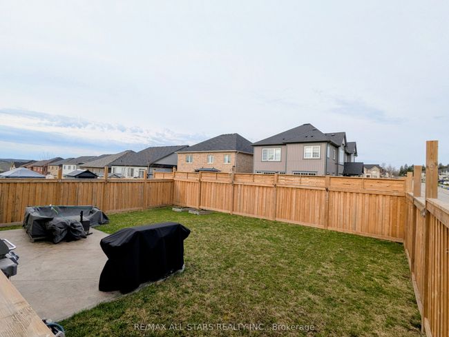 44 Bromont Dr, House other with 4 bedrooms, 4 bathrooms and 4 parking in Millbrook ON | Image 35