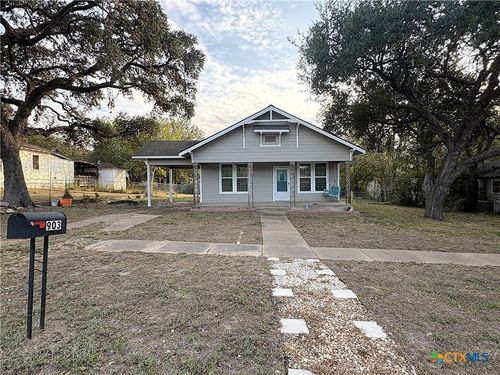 903 E Morgan Ave, Cuero, TX, 77954-2211 | Card Image