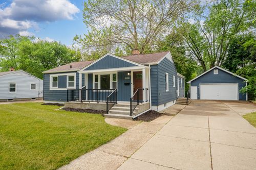 217 Chandler Dr, Mundelein, IL, 60060-1732 | Card Image