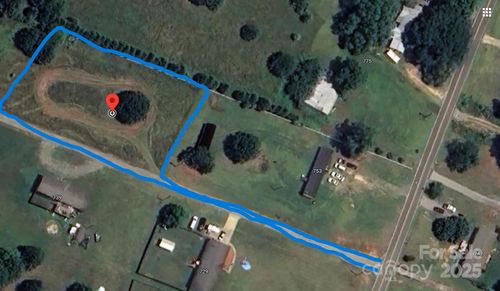 743 Bumblebee Ln, wellford, SC, 29385-9053 | Card Image