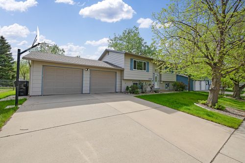 3718 Redwood St, Rapid City, SD, 57701-7586 | Card Image