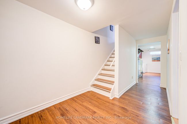2 - 401 Keats Way, Condo with 5 bedrooms, 3 bathrooms and 1 parking in Waterloo ON | Image 37