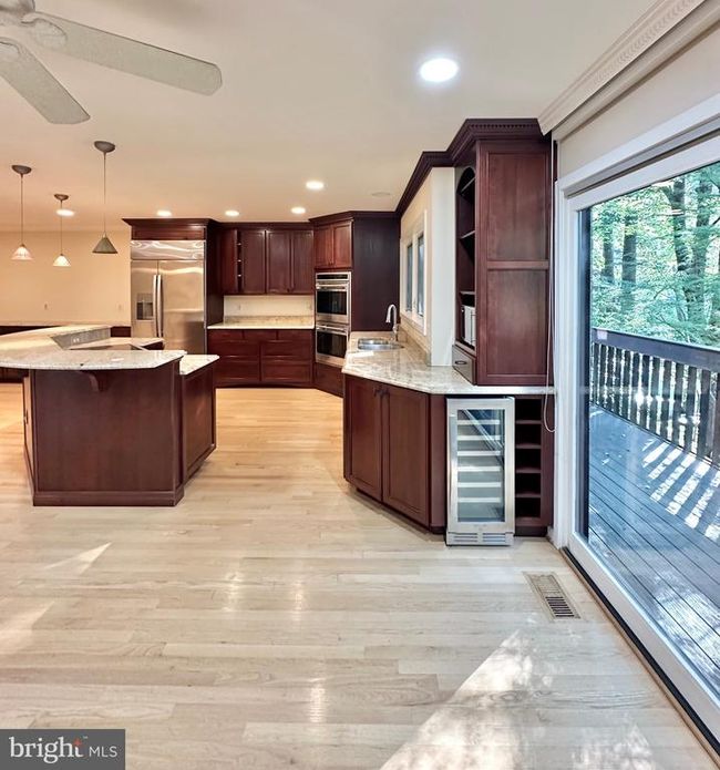 2021 Lakebreeze Way, Townhouse with 3 bedrooms, 4 bathrooms and null parking in RESTON VA | Image 16