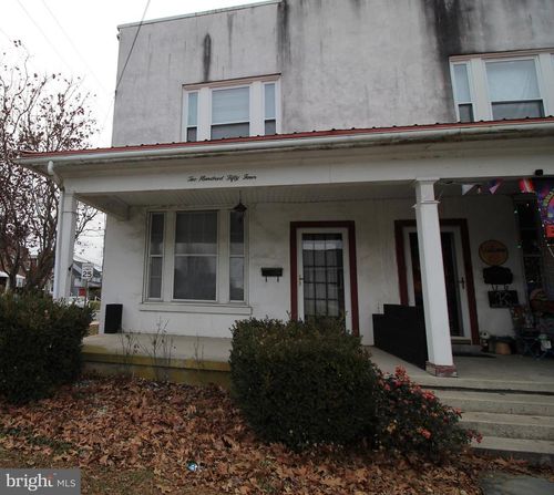 254 S Railroad Ave, NEW HOLLAND, PA, 17557-1733 | Card Image