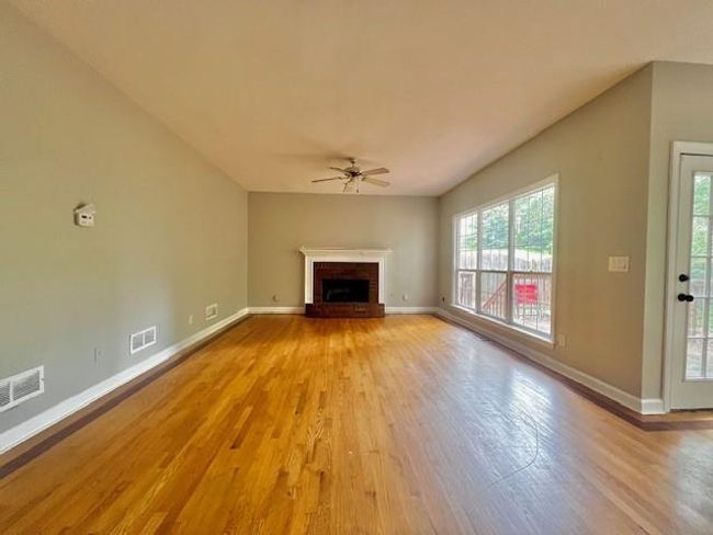 1272 Killian Way Sw, House other with 5 bedrooms, 4 bathrooms and null parking in Lilburn GA | Image 4