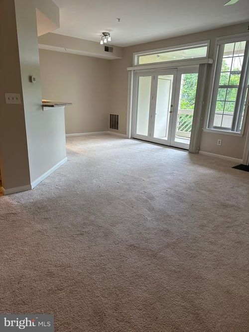 306-1324 Garden Wall Cir, RESTON, VA, 20194-2033 | Card Image