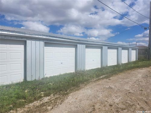 114 7th Ave, Gravelbourg, SK, S0H1X0 | Card Image
