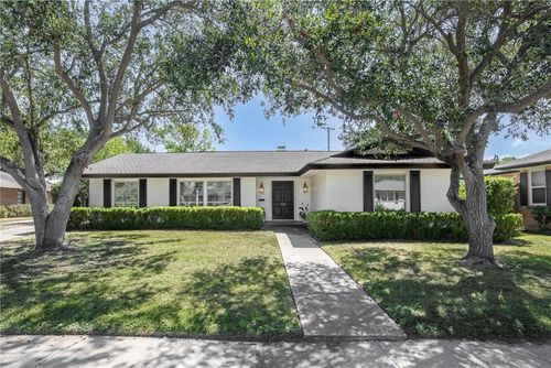 126 Rainbow Ln, Corpus Christi, TX, 78411-1463 | Card Image