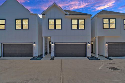 2333 Hoskins Dr, Houston, TX, 77080-5425 | Card Image