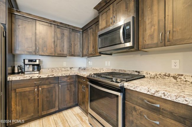13579 N Hillclimb Ln, Condo with 3 bedrooms, 3 bathrooms and null parking in Kamas UT | Image 6