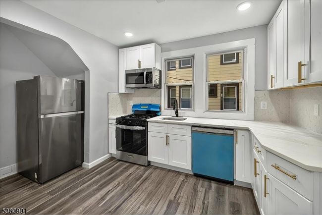 27 Berkeley Pl, Home with 7 bedrooms, 3 bathrooms and null parking in Bloomfield NJ | Image 19