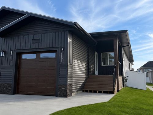 83 Gray Close, Sylvan Lake, AB, T4S0W4 | Card Image