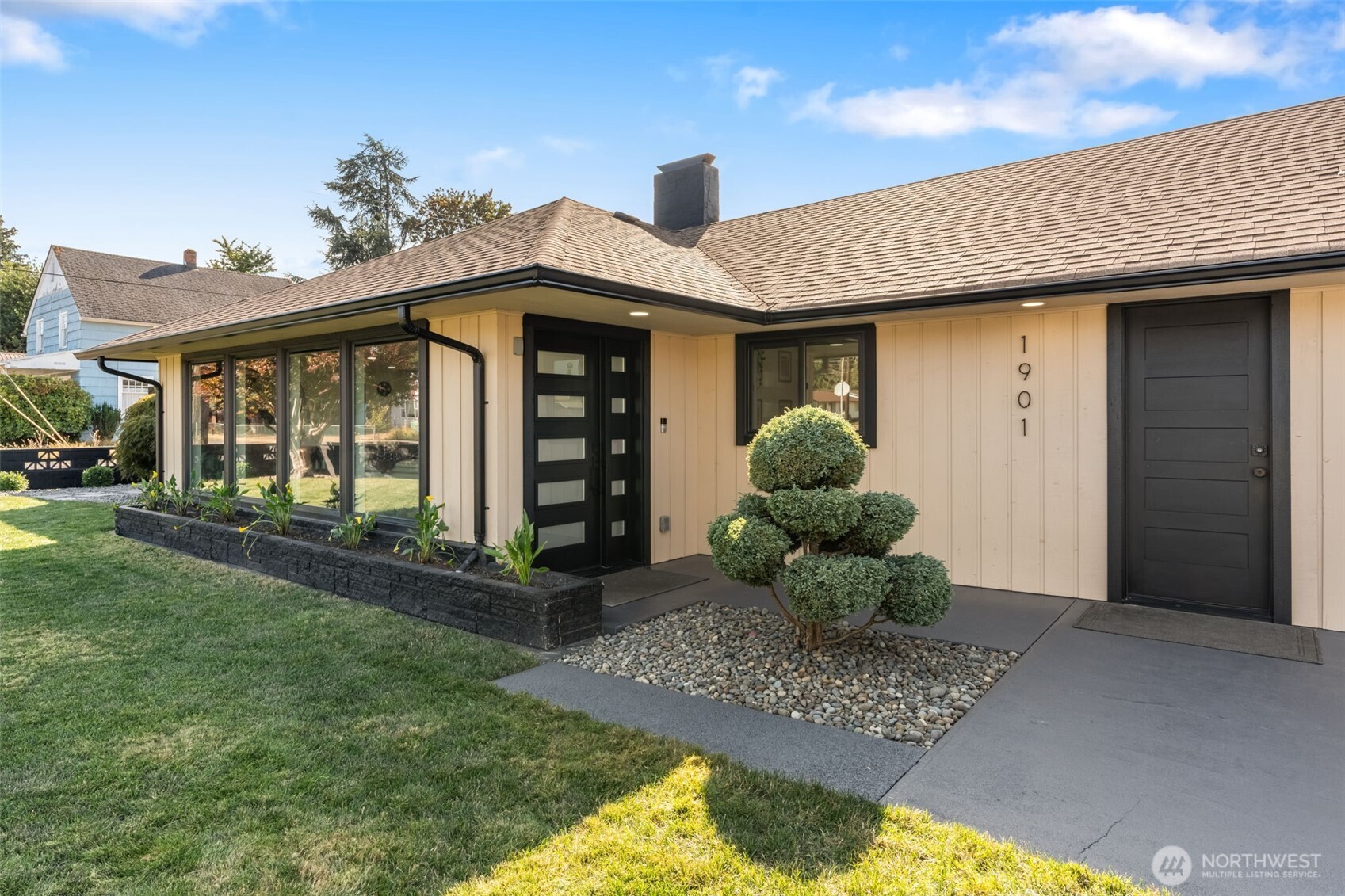 1901 N Tower Ave, Pending in Centralia - eXp Realty